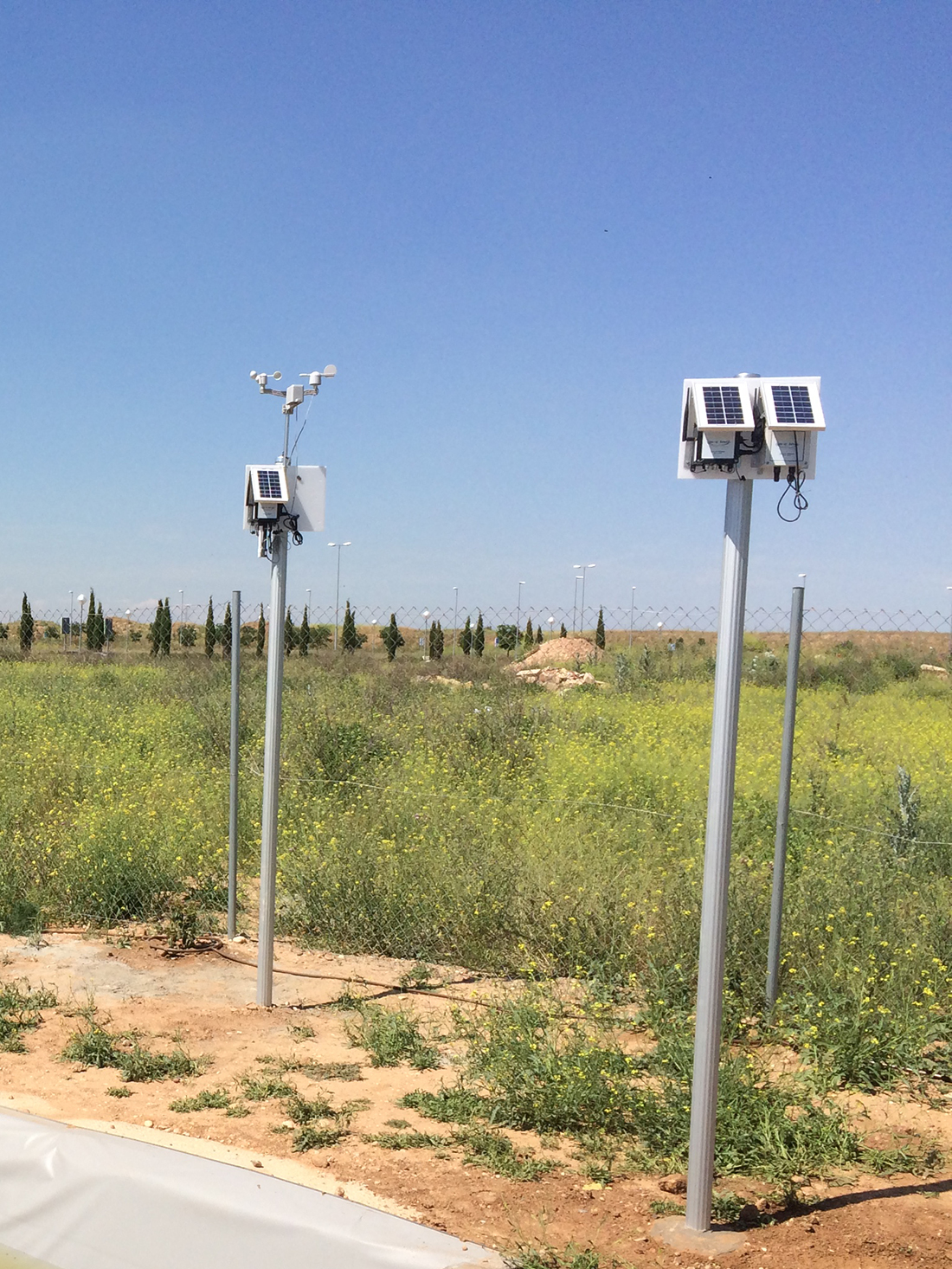 Waspmote Plug & Sense! Sensor Platforms at the wetland Waspmote Plug & Sense! Sensor Platforms at the wetland