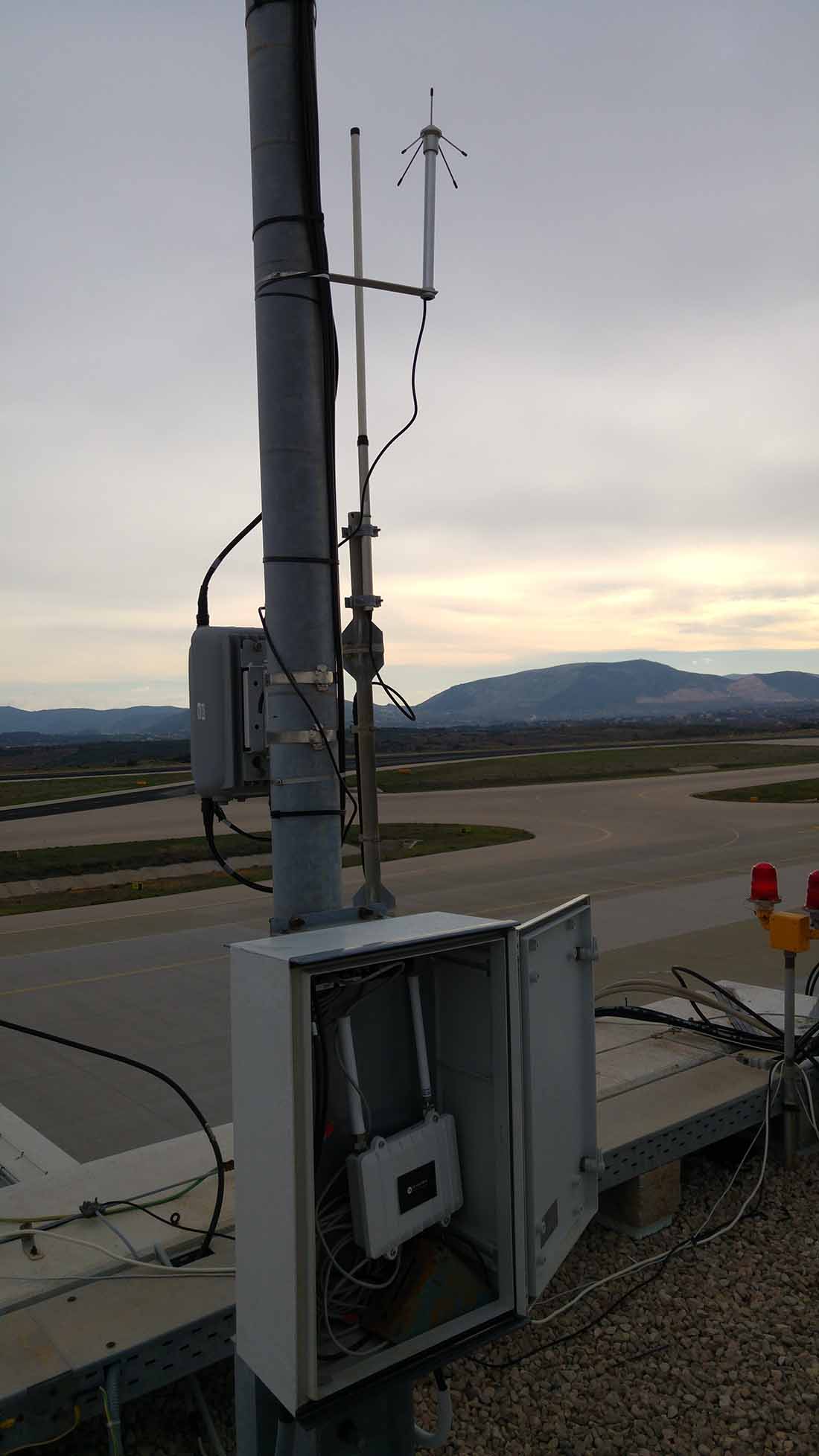 Air quality monitoring solution based on Waspmote Plug & Sense! and Meshlium Gateways Air quality monitoring solution based on Waspmote Plug & Sense! and Meshlium Gateways